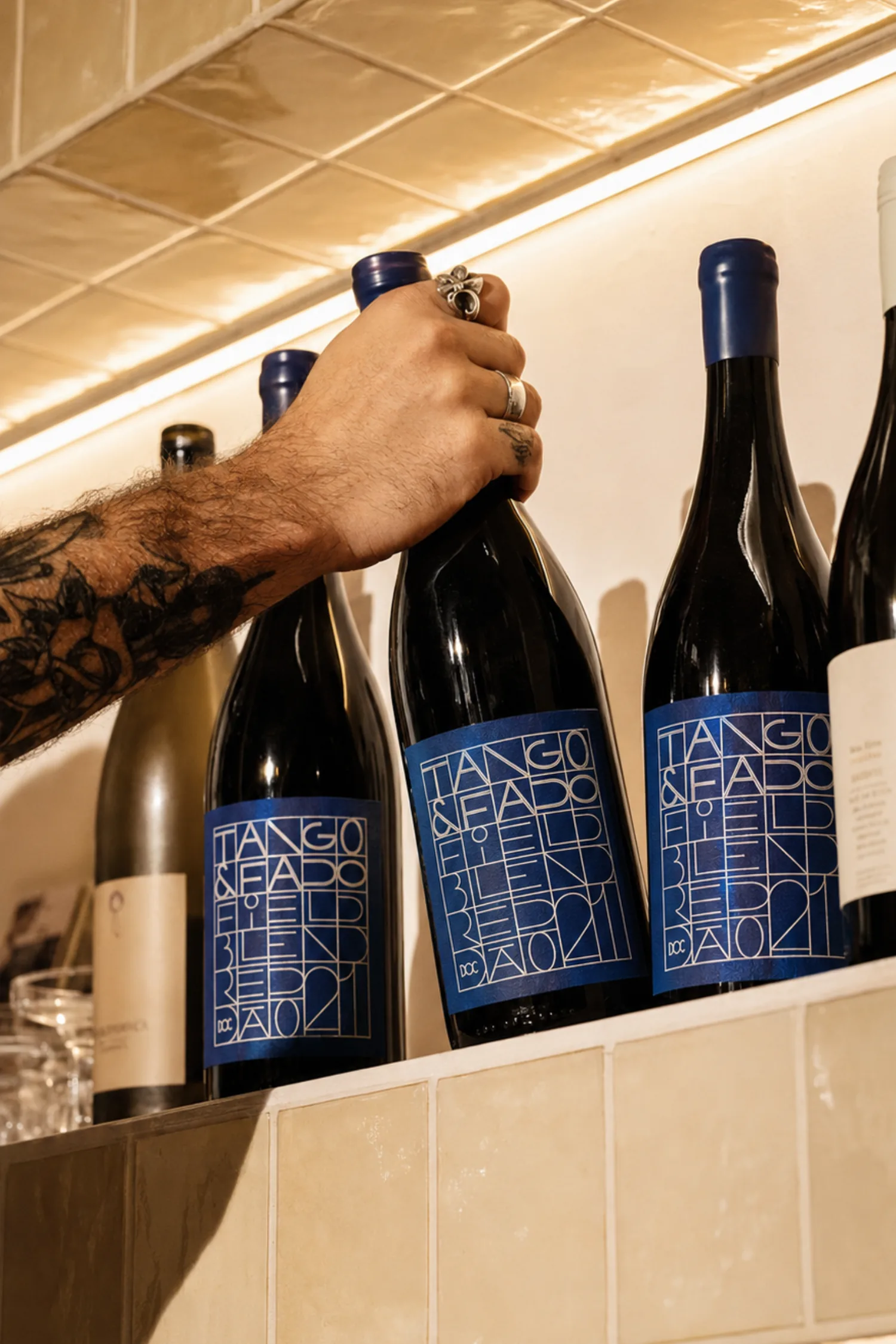 Tango & Fado bottles and packaging system